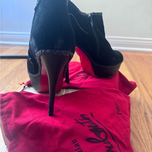 Used - Picture 3 of 5